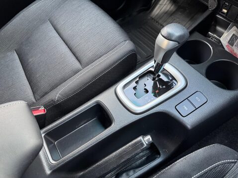 Toyota Hilux INVINCIBLE 4WD D-4D DCB 18