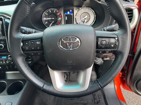 Toyota Hilux INVINCIBLE 4WD D-4D DCB 28