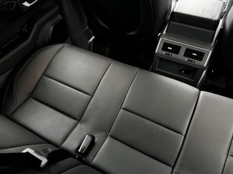 Ineos Grenadier FIELDMASTER EDITION 38