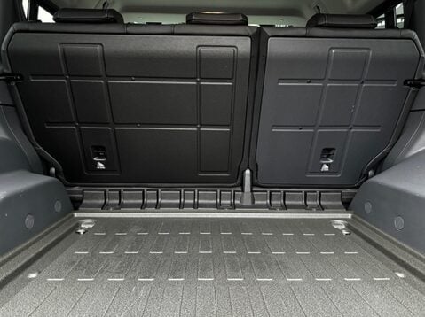 Ineos Grenadier FIELDMASTER EDITION 32