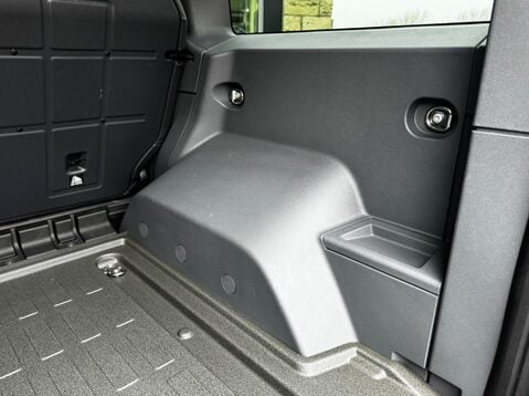 Ineos Grenadier FIELDMASTER EDITION 30