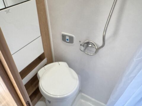 Auto-Trail V-Line 635 35 C/C MULTIJET II 27