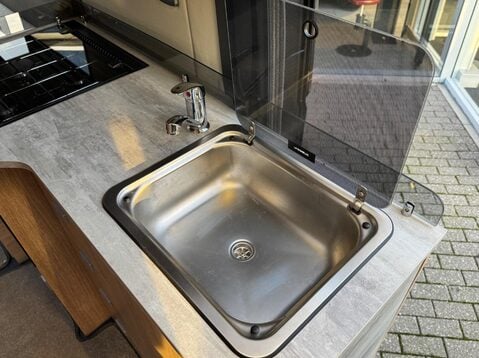 Auto-Trail V-Line 635 35 C/C MULTIJET II 48