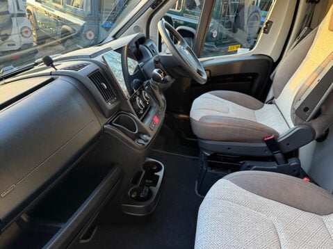 Auto-Trail V-Line 635 35 C/C MULTIJET II 59