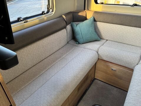 Auto-Trail V-Line 635 35 C/C MULTIJET II 41