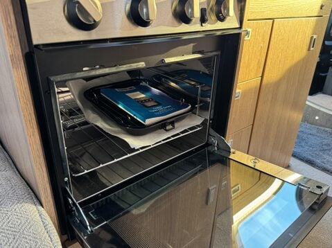 Auto-Trail V-Line 635 35 C/C MULTIJET II 42