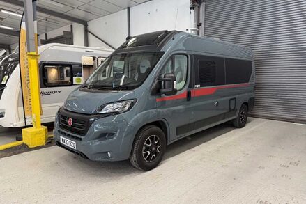 Pilote V600G 2023 Pilote V600G Premium Van Manual 1