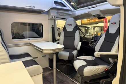 Pilote V600G 2023 Pilote V600G Premium Van Manual 7