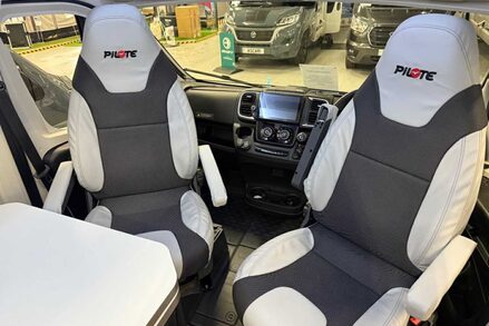 Pilote V600G 2023 Pilote V600G Premium Van Manual 8