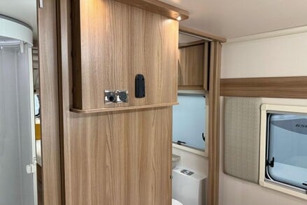 Swift Fairway 24
