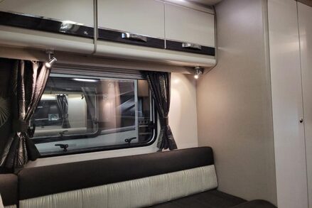 Swift Celebration 635 6 Berth Double Dinette 9