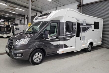 Swift Voyager 594 Swift Voyager 594 Auto 1
