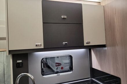 Swift Voyager 594 Swift Voyager 594 Auto 18