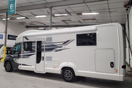 Swift Escape 694 2026 Swift Escape 694 Auto 8