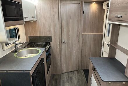 Swift Mayflower 480 2 Berth Delaer Special Alpine 2 Layout 9