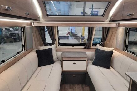 Swift Challenger 480 2 Berth Cravan 8