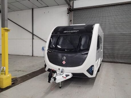 Swift Challenger 480 2 Berth Cravan 2