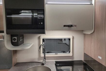 Swift Challenger 480 2 Berth Cravan 13