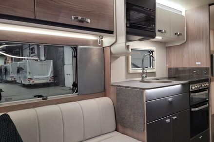 Swift Challenger 580 NEW Swift Challenger 580 9