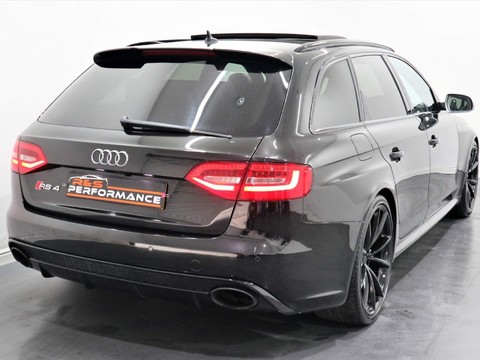 Audi RS4 4.2 FSI V8 S Tronic quattro 5dr 76