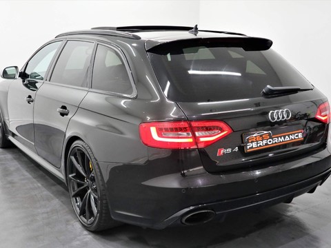 Audi RS4 4.2 FSI V8 S Tronic quattro 5dr 80