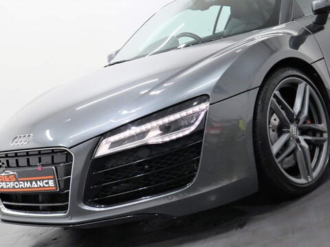 Audi R8 4.2 FSI V8 S Tronic quattro 2dr 54