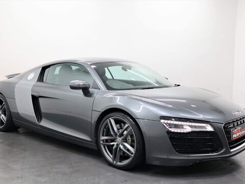 Audi R8 4.2 FSI V8 S Tronic quattro 2dr 66