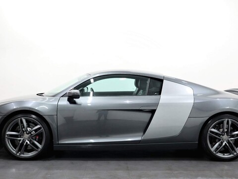 Audi R8 4.2 FSI V8 S Tronic quattro 2dr 8