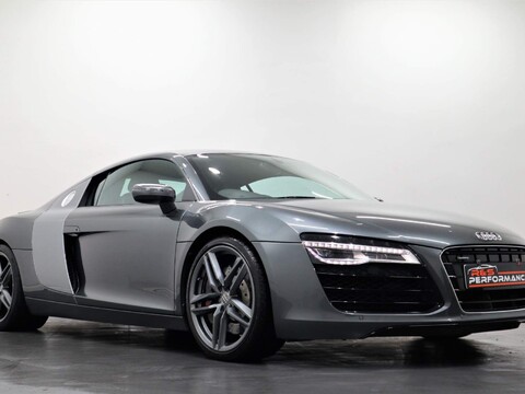 Audi R8 4.2 FSI V8 S Tronic quattro 2dr 46