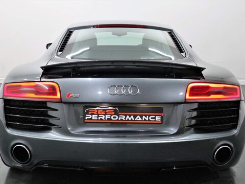 Audi R8 4.2 FSI V8 S Tronic quattro 2dr 71