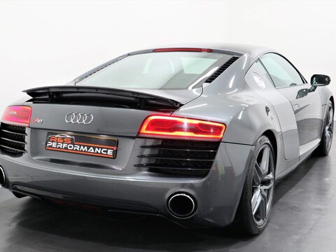 Audi R8 4.2 FSI V8 S Tronic quattro 2dr 73