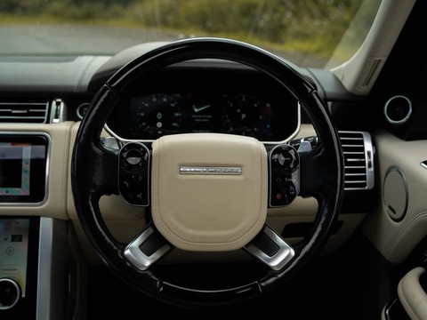Land Rover Range Rover 4.4 SD V8 Autobiography Auto 4WD Euro 6 (s/s) 5dr 40