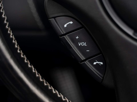 Aston Martin Vantage 4.7 V8 S Roadster Sportshift 2dr (EU5) 23