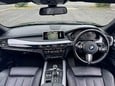 BMW X5 M50D 13