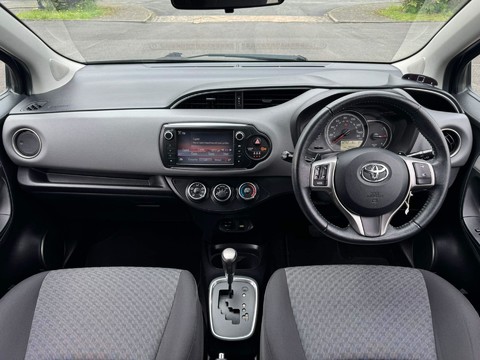 Toyota Yaris 1.33 Dual VVT-i Icon Multidrive S Euro 5 5dr Euro 5 9