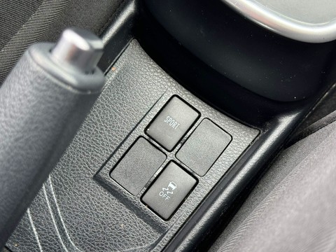 Toyota Yaris 1.33 Dual VVT-i Icon Multidrive S Euro 5 5dr Euro 5 29
