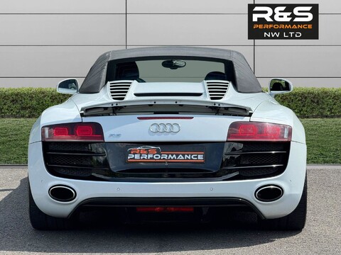 Audi R8 5.2 FSI V10 Spyder R Tronic quattro Euro 4 2dr 12