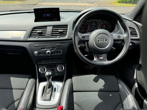 Audi Q3 2.0 TDI S line S Tronic quattro Euro 5 (s/s) 5dr 18