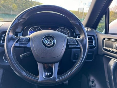 Volkswagen Touareg 3.0 TDI V6 BlueMotion Tech R-Line Tiptronic 4WD Euro 6 (s/s) 5dr 25