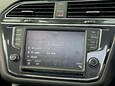 Volkswagen Tiguan 2.0 TDI BlueMotion Tech R-Line Euro 6 (s/s) 5dr 36