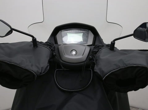 Yamaha Nmax 125 FITTED WITH YAMAHA URBAN PACK - Finance 9