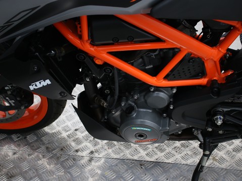 KTM 390 DUKE 390 DUKE 21 24