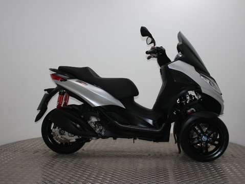 Piaggio MP3 300 SPORT - Finance Available 2