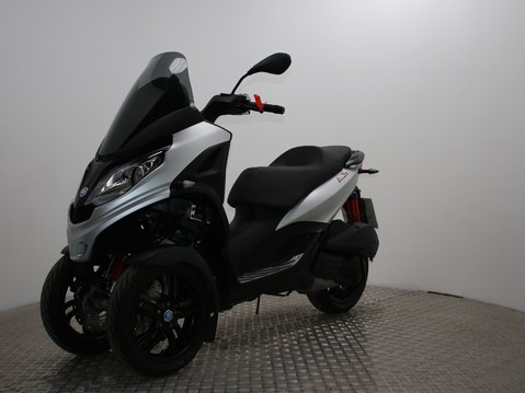 Piaggio MP3 300 SPORT - Finance Available 4