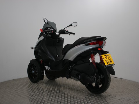 Piaggio MP3 300 SPORT - Finance Available 6