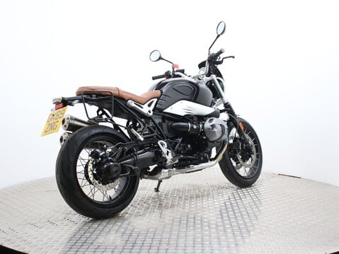 BMW R nineT Scrambler R NINET RACER SCRAMBLER X 8