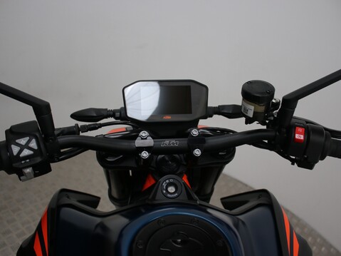 KTM 890 Duke 890 DUKE R 22 14