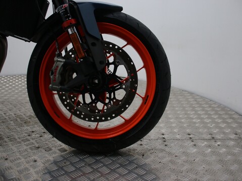 KTM 890 Duke 890 DUKE R 22 15