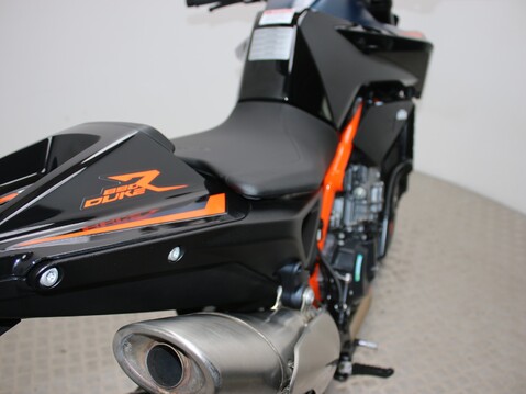 KTM 890 Duke 890 DUKE R 22 21