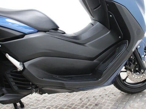 Yamaha Nmax 125 GPD125-A ABS 23